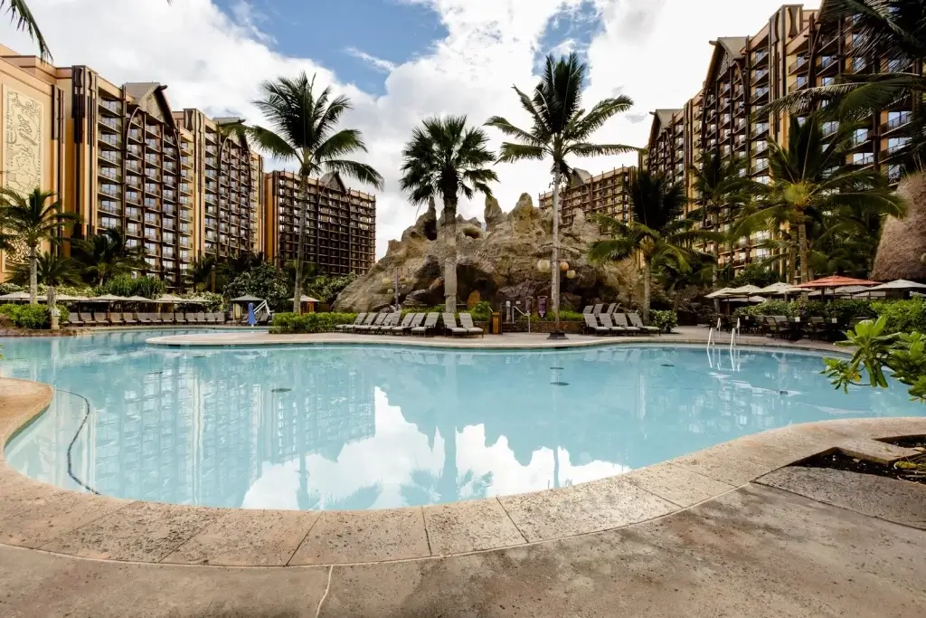 Aulani, A Disney Resort & Spa, est une destination de vacances à couper le souffle, nichée sur la magnifique île d’Oahu, à Hawaii.