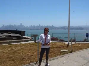 Vue de San Francisco vu d'Alcatraz; suivez la conseillère en voyages Gracielle Sills en Californie